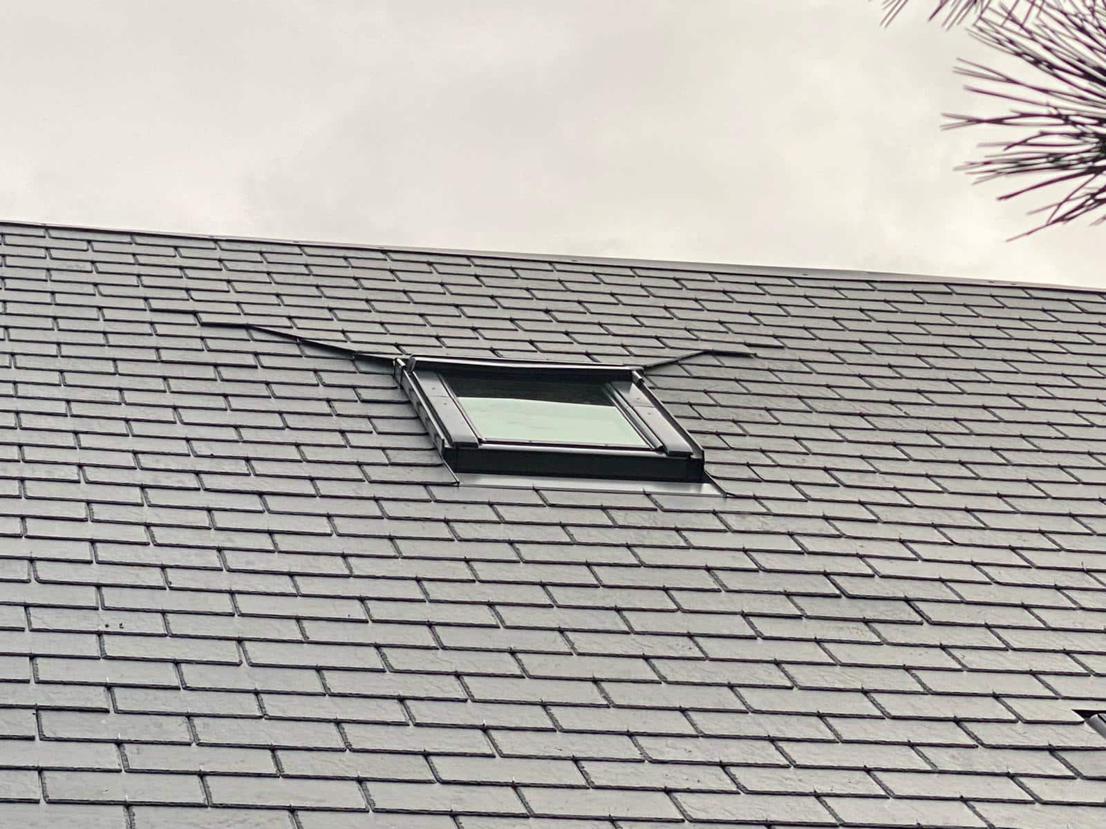 Pose de fenêtre de toit Velux et Roto par CF Couverture