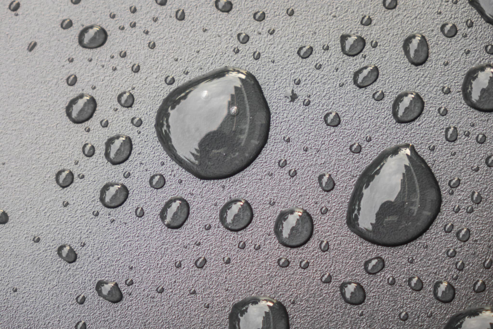 Application d'un hydrofuge de protection sur toiture par CF Couverture
