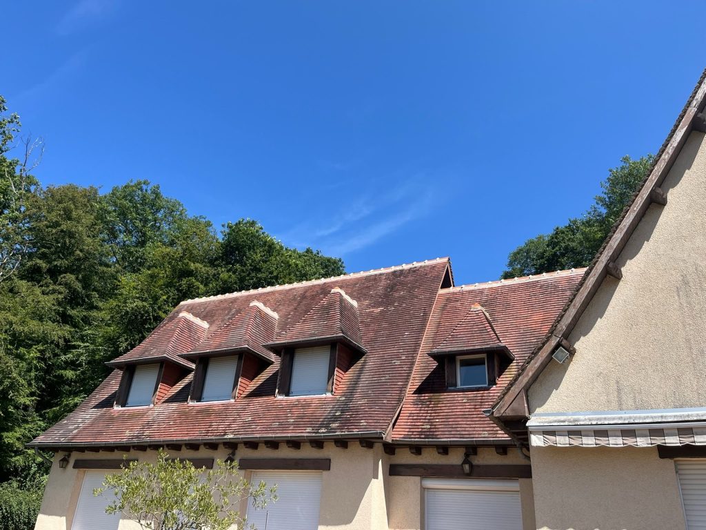 Rénovation des faîtages et des lucarne de toit tuile à Pont l’Évêque